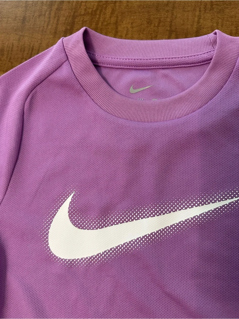 Nike Girls Short Sleeve Tee in Lavender with White Swoosh